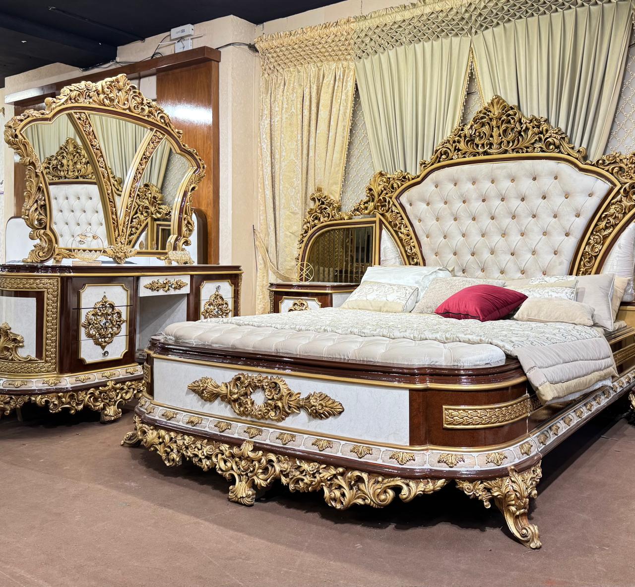 Royal Palace Luxury Bed