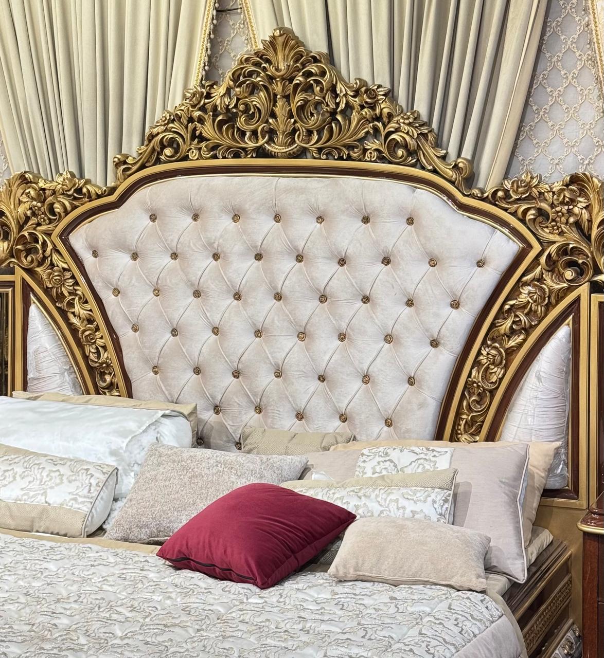Royal Palace Luxury Bed