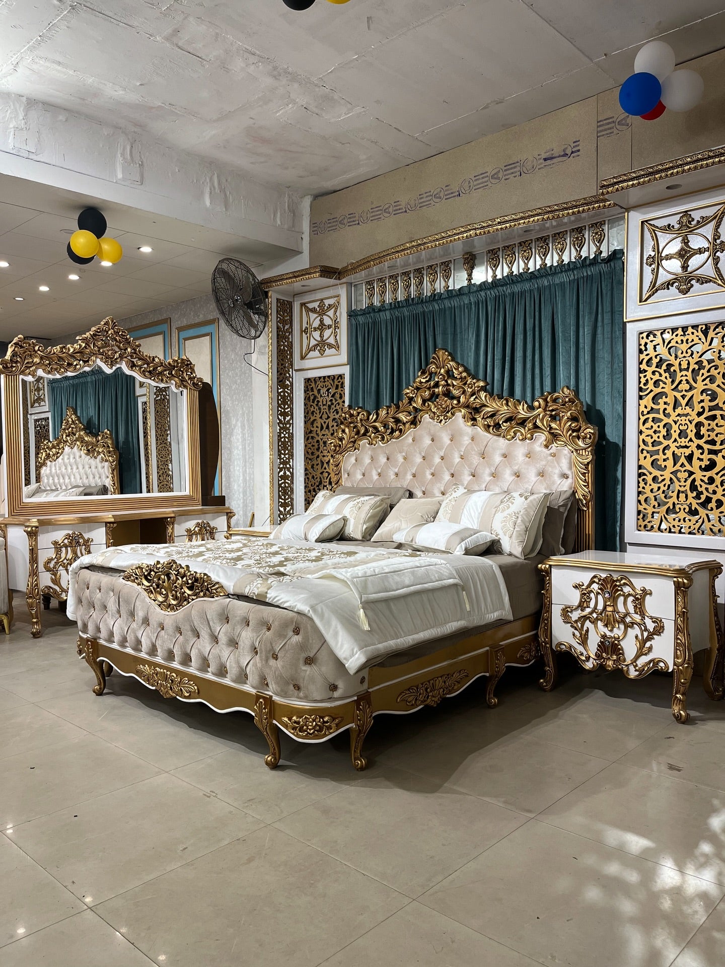 Royal Luxury Tufted Bed Set – Classic Gold & Cream Design