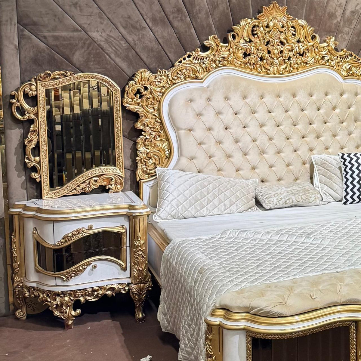 Royal Classic Gold Carved Bedroom Furniture Set