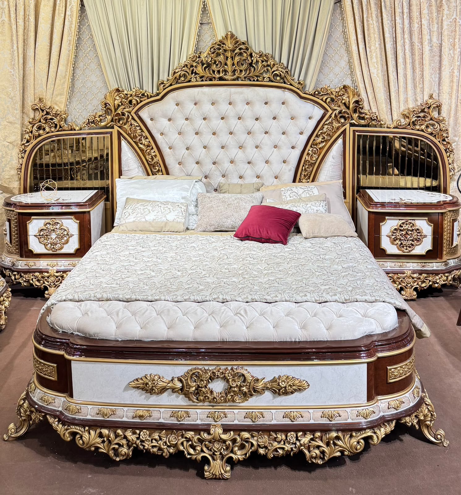 Royal Palace Luxury Bed